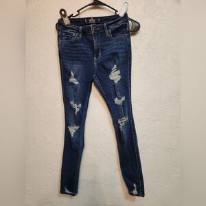 Womens Hollister Mid-rise, Super Skinny Distressed Jean. Size 3R. W26 X L28.